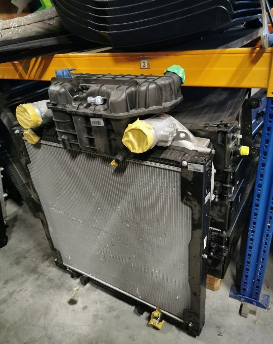 CHŁODNICE MAN TGS NEW MODEL 81.06100-6917 - Radiador para Camión: foto 2 CHŁODNICE MAN TGS NEW MODEL 81.06100-6917 - Radiador para Camión: foto 2