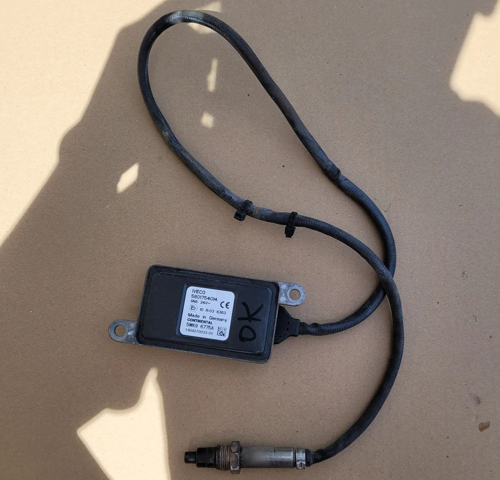 CZUJNIK NOX IVECO EUROCARGO E6 5801754014 - Sensor para Camión: foto 1 CZUJNIK NOX IVECO EUROCARGO E6 5801754014 - Sensor para Camión: foto 1
