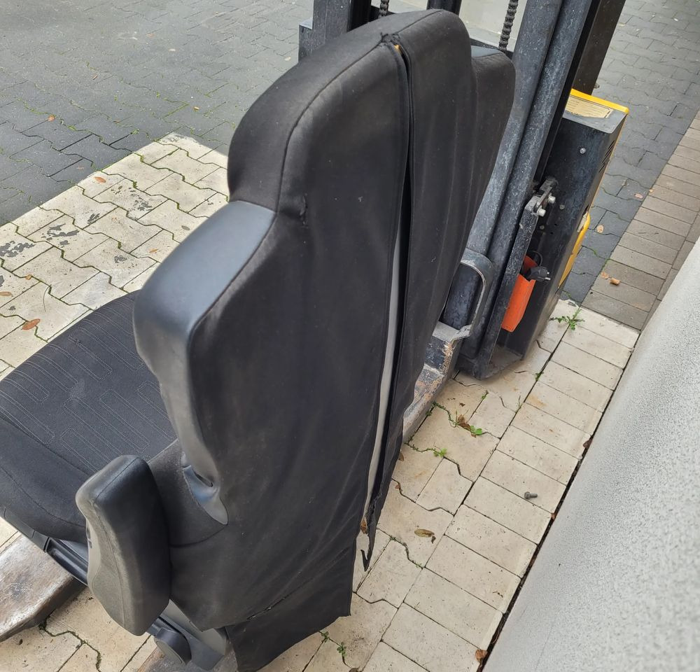 FOTEL KIEROWCY MERCEDES ACTROS MP4 - Asiento para Camión: foto 5 FOTEL KIEROWCY MERCEDES ACTROS MP4 - Asiento para Camión: foto 5