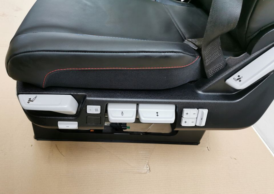 FOTEL KIEROWCY RANAULT RANGE T GAMA NOWY ORYGINAŁ - Asiento para Camión: foto 3 FOTEL KIEROWCY RANAULT RANGE T GAMA NOWY ORYGINAŁ - Asiento para Camión: foto 3