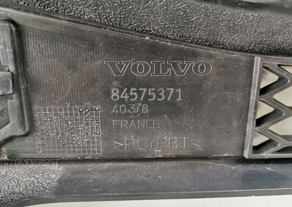 GRILL ATRAPA VOLVO FM FMX EURO 6 ORYGINAŁ - Parrilla para Camión: foto 2 GRILL ATRAPA VOLVO FM FMX EURO 6 ORYGINAŁ - Parrilla para Camión: foto 2