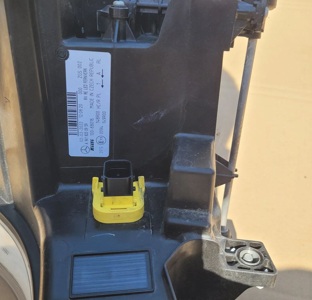 LAMPA FULL LED MERCRDES ACTROS MP5 ORYGINAŁ RH CHWALIM116 - Luz/ Iluminación para Camión: foto 3 LAMPA FULL LED MERCRDES ACTROS MP5 ORYGINAŁ RH CHWALIM116 - Luz/ Iluminación para Camión: foto 3