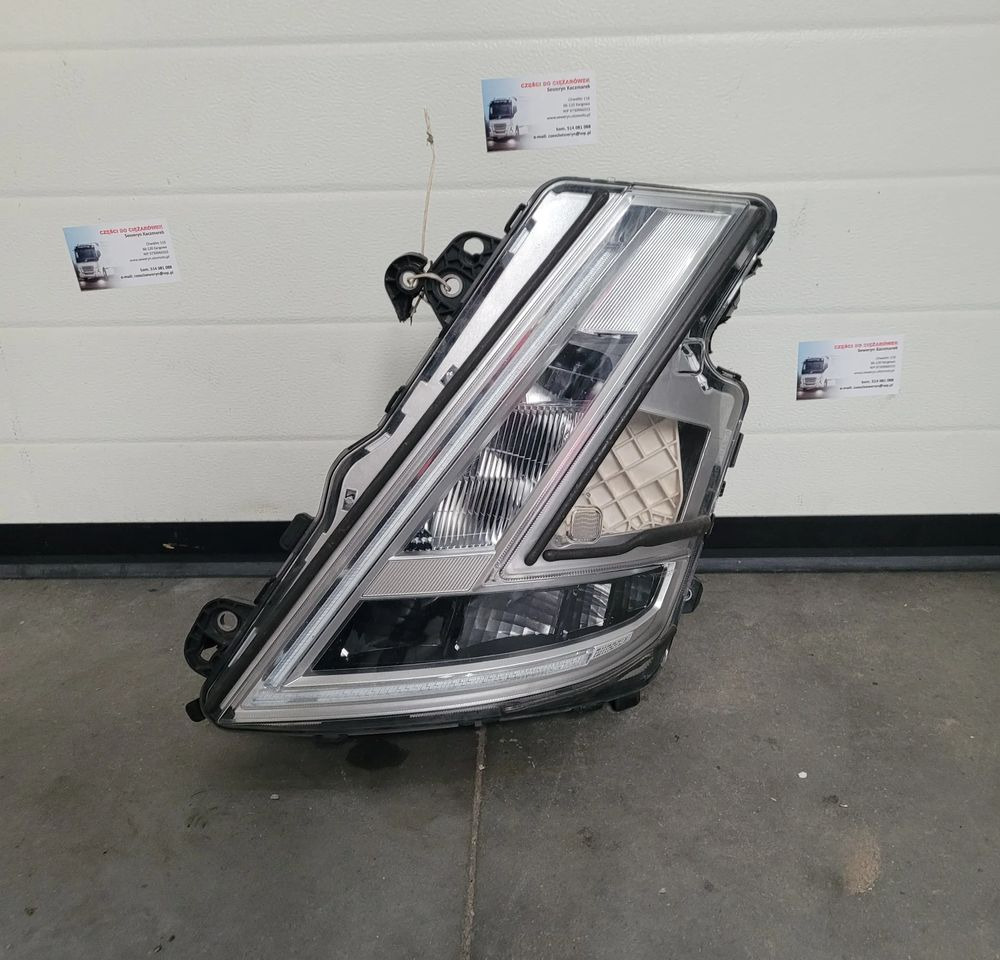 LAMPA LED LH. VOLVO FH5 23752680 ORYGINAŁ CHWALIM116 - Luz/ Iluminación para Camión: foto 1 LAMPA LED LH. VOLVO FH5 23752680 ORYGINAŁ CHWALIM116 - Luz/ Iluminación para Camión: foto 1