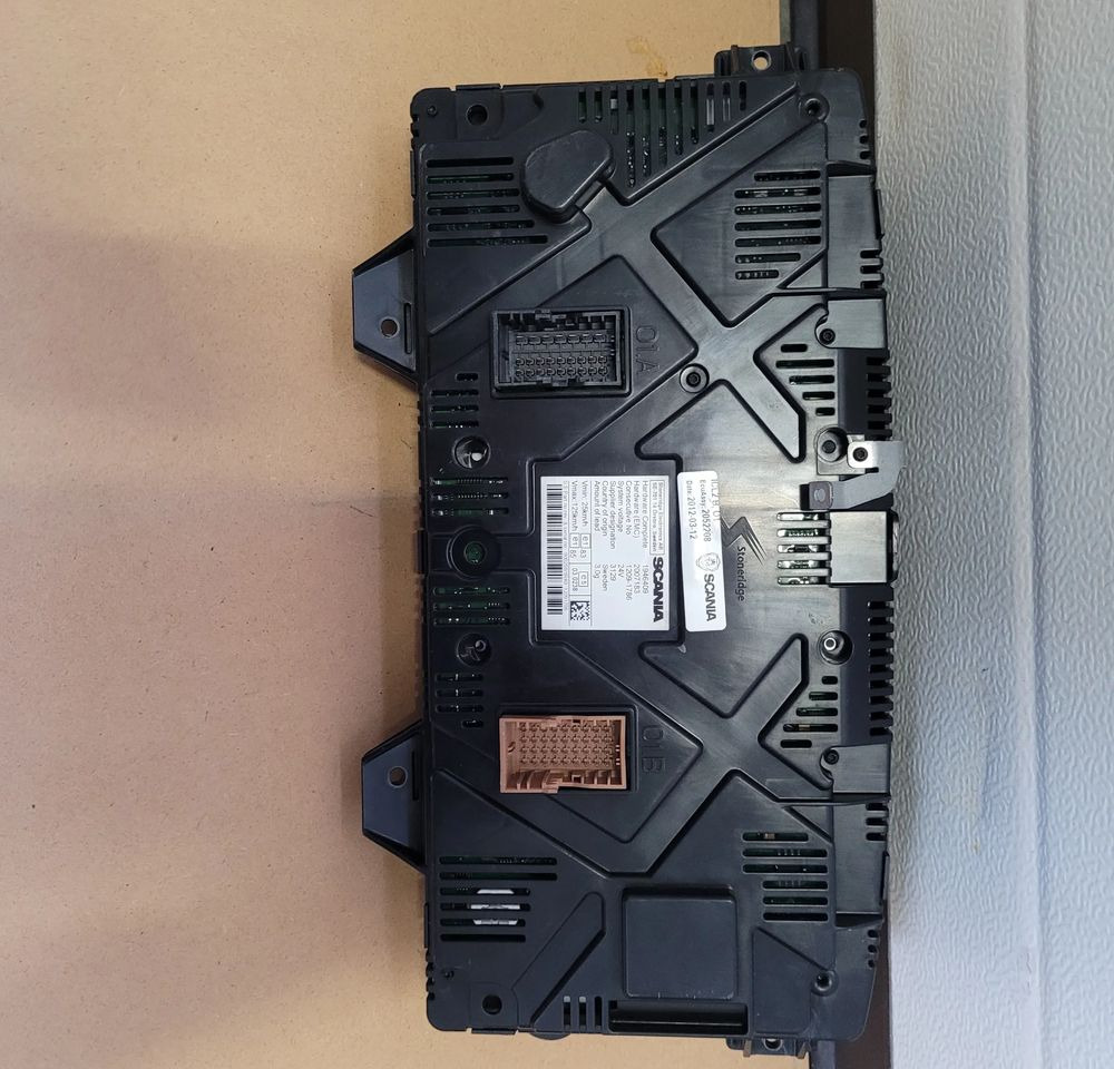 LICZNIK SCANIA R CP OM 2052208 CHWALIM116 - Salpicadero para Camión: foto 2 LICZNIK SCANIA R CP OM 2052208 CHWALIM116 - Salpicadero para Camión: foto 2