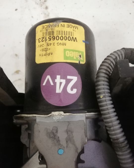 MECHANIZM WYCIERACZEK VOLVO FL EURO6 SPRAWNY - Limpiaparabrisas para Camión: foto 3 MECHANIZM WYCIERACZEK VOLVO FL EURO6 SPRAWNY - Limpiaparabrisas para Camión: foto 3