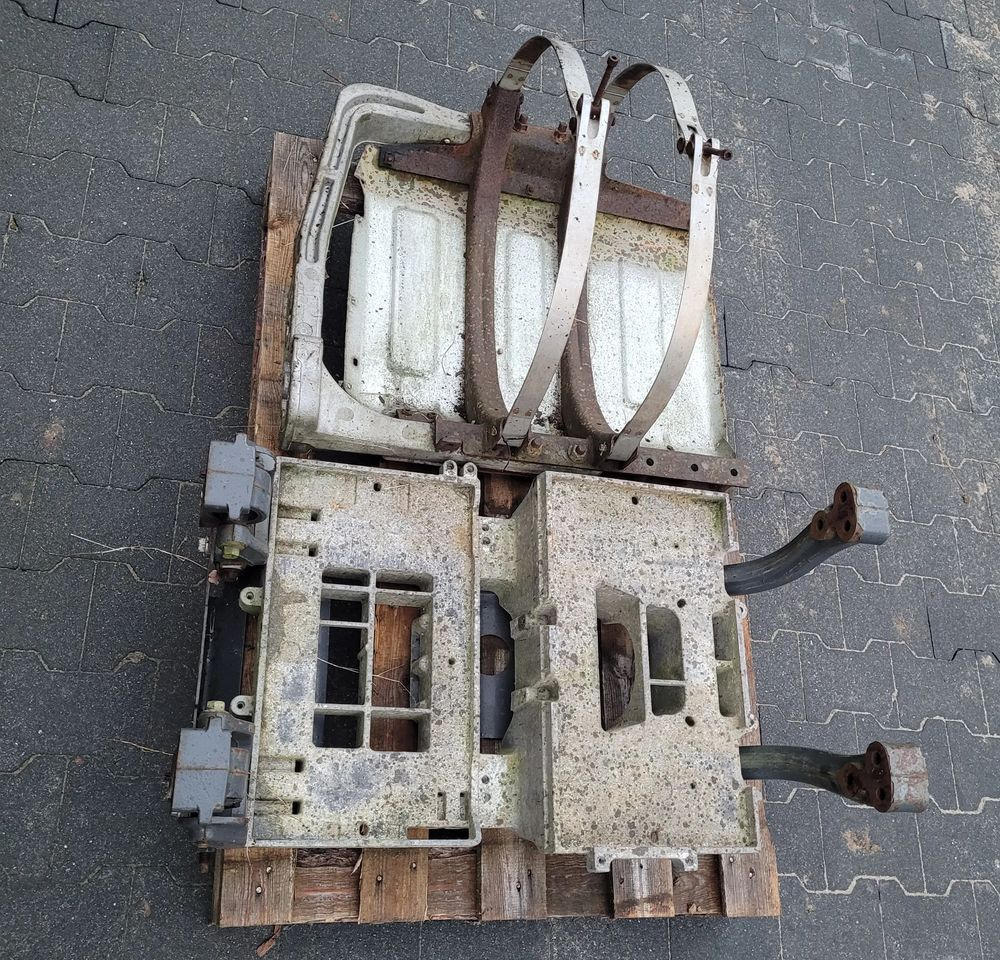 MOCOWANIE KATALIZATORA ,BATERII VOLVO FH13 ORYGINAŁ CHWALIM116 - Carrocería y exterior para Camión: foto 1 MOCOWANIE KATALIZATORA ,BATERII VOLVO FH13 ORYGINAŁ CHWALIM116 - Carrocería y exterior para Camión: foto 1