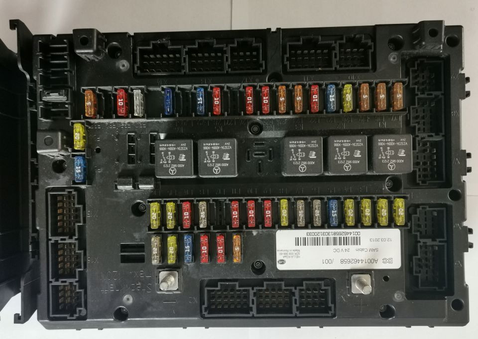 SAM CABIN MERCEDES ACTROS MP4 A001 446 26 58/001 - Fusible: foto 1 SAM CABIN MERCEDES ACTROS MP4 A001 446 26 58/001 - Fusible: foto 1