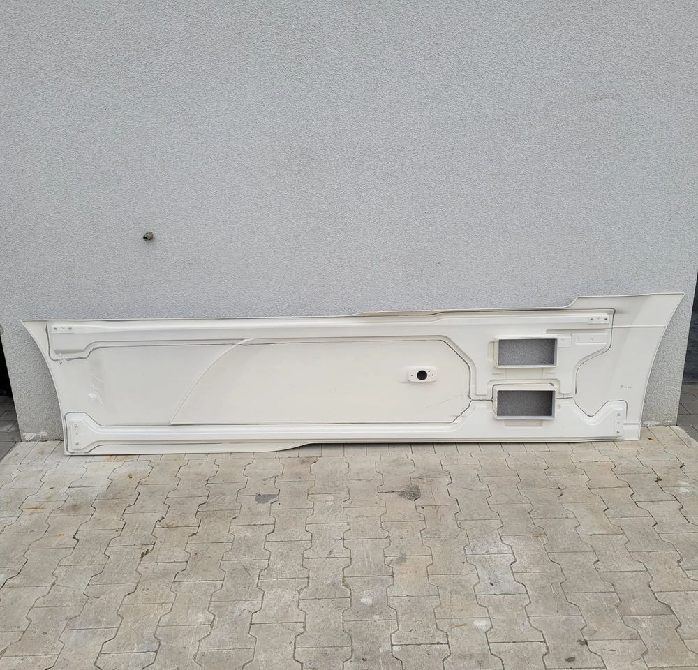 ZABUDOWA MIEDZYOSIOWA DAF XF 106 NOWY ORYGINAŁ 2123054 - Carrocería y exterior para Camión: foto 4 ZABUDOWA MIEDZYOSIOWA DAF XF 106 NOWY ORYGINAŁ 2123054 - Carrocería y exterior para Camión: foto 4
