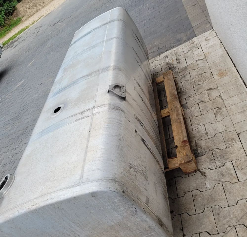 ZBIORNIK PALIWA DAF XF 1000L 225X70X70CM. - Depósito de combustible para Camión: foto 4 ZBIORNIK PALIWA DAF XF 1000L 225X70X70CM. - Depósito de combustible para Camión: foto 4