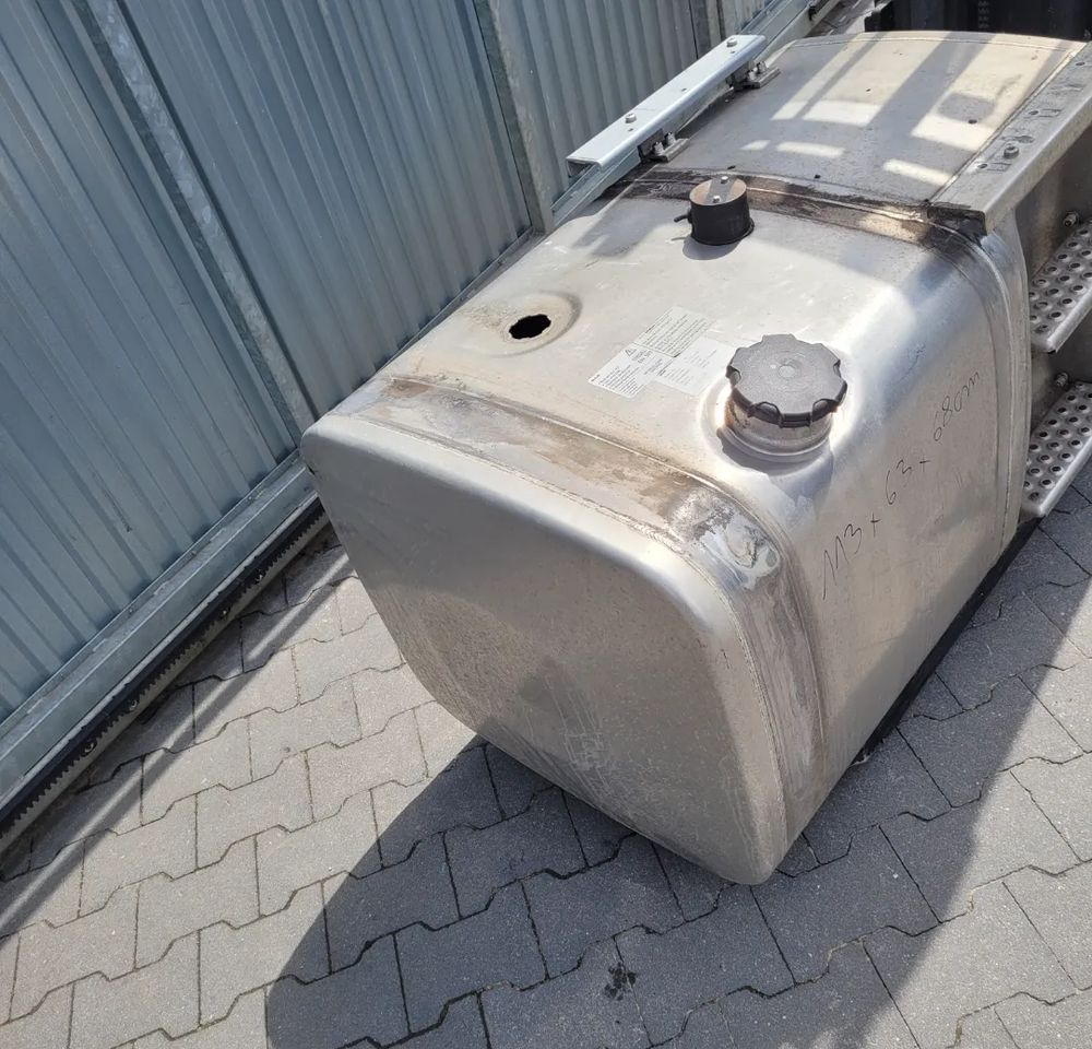 ZBIORNIK PALIWA MAN 81.12201-6412 410L 113X63X68CM - Sistema de combustible para Camión: foto 2 ZBIORNIK PALIWA MAN 81.12201-6412 410L 113X63X68CM - Sistema de combustible para Camión: foto 2