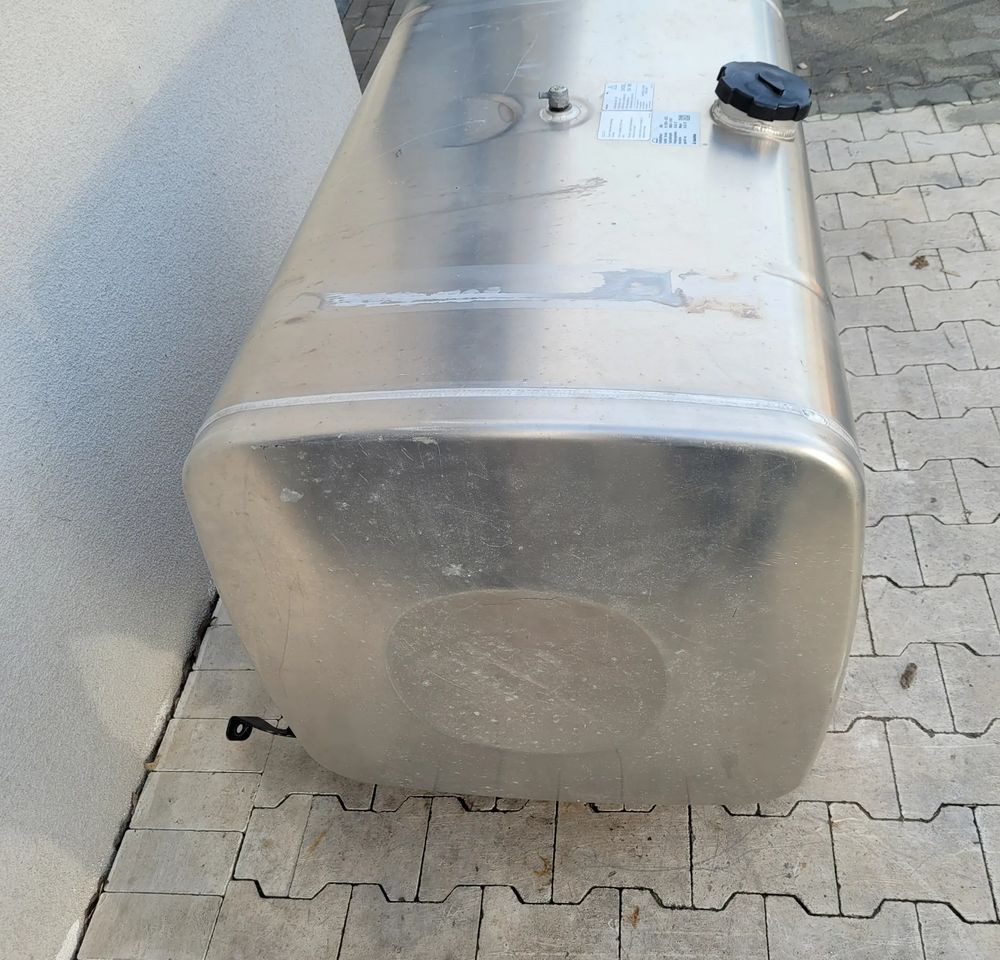 ZBIORNIK PALIWA MAN TGX 580L 81.12201-6737 - Sistema de combustible para Camión: foto 3 ZBIORNIK PALIWA MAN TGX 580L 81.12201-6737 - Sistema de combustible para Camión: foto 3