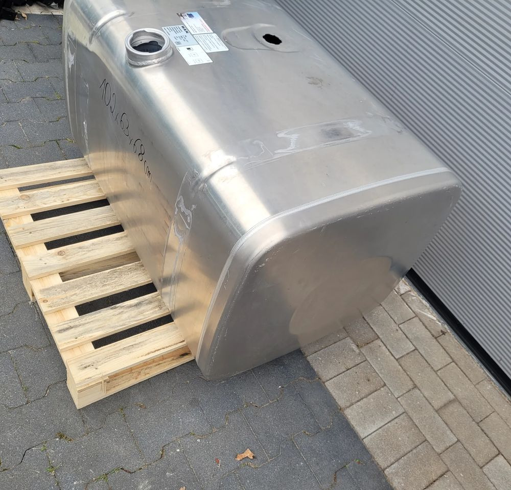 ZBIORNIK PALIWA MAN TGX TGS 390L 81.1220-6917 102X63X68CM CHWALIM116 - Sistema de combustible para Camión: foto 2 ZBIORNIK PALIWA MAN TGX TGS 390L 81.1220-6917 102X63X68CM CHWALIM116 - Sistema de combustible para Camión: foto 2