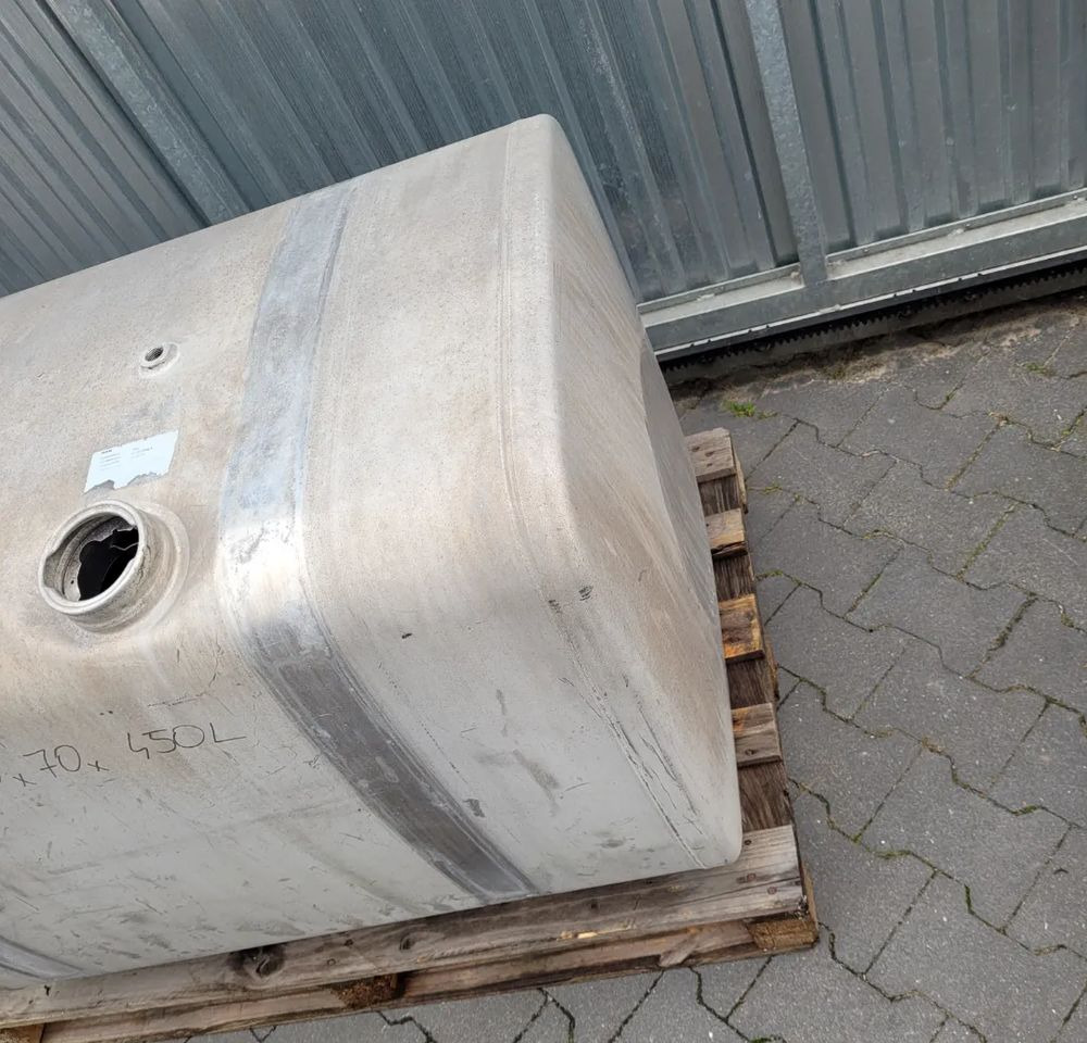 ZBIORNIK PALIWA MAN TGX TGS 450L 105X70X70CM - Sistema de combustible para Camión: foto 2 ZBIORNIK PALIWA MAN TGX TGS 450L 105X70X70CM - Sistema de combustible para Camión: foto 2