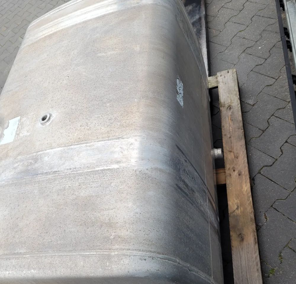 ZBIORNIK PALIWA MAN TGX TGS 450L 105X70X70CM - Sistema de combustible para Camión: foto 4 ZBIORNIK PALIWA MAN TGX TGS 450L 105X70X70CM - Sistema de combustible para Camión: foto 4