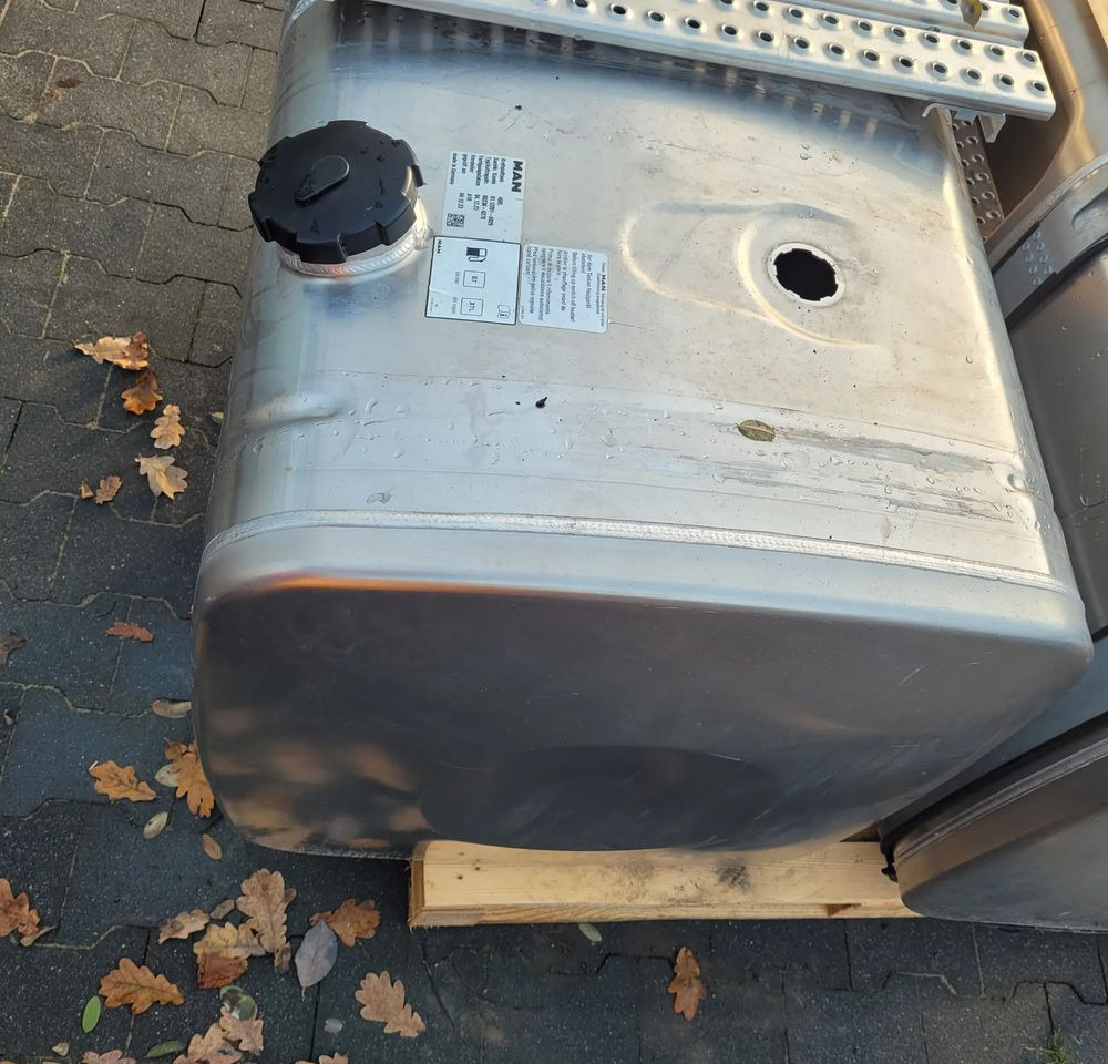 ZBIORNIK PALIWA MAN TGX TGS 460L 81.12201-6929 CHWALIM116 - Sistema de combustible para Camión: foto 2 ZBIORNIK PALIWA MAN TGX TGS 460L 81.12201-6929 CHWALIM116 - Sistema de combustible para Camión: foto 2
