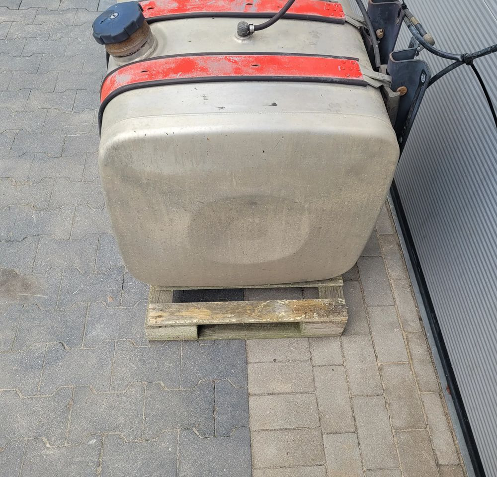ZBIORNIK PALIWA MAN TGX TGS TGA 250L 63X68X65CM - Sistema de combustible para Camión: foto 2 ZBIORNIK PALIWA MAN TGX TGS TGA 250L 63X68X65CM - Sistema de combustible para Camión: foto 2