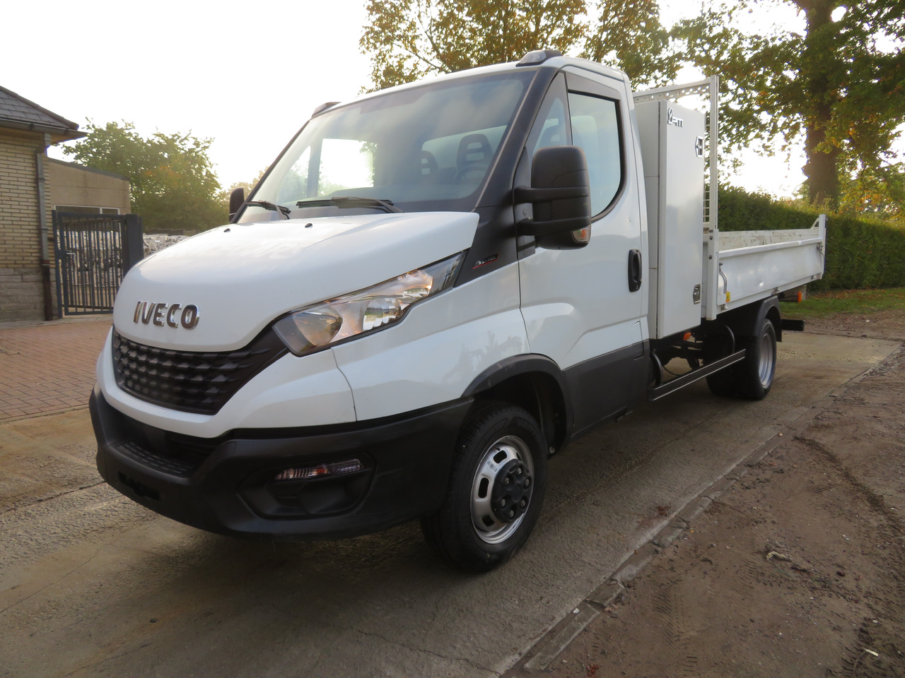 Iveco Daily 35C16 3.0 - L3 - Kipper - Furgoneta basculante: foto 3 Iveco Daily 35C16 3.0 - L3 - Kipper - Furgoneta basculante: foto 3