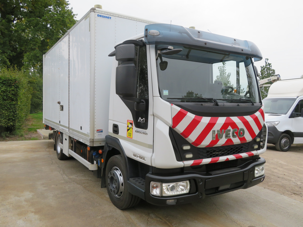 Camión caja cerrada Iveco Eurocargo 120EL: foto 1