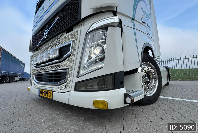 Volvo FH 460 Globetrotter XL, Euro 6, / Like new! / Special interior / Standklima / 2 Tanks - Cabeza tractora: foto 5 Volvo FH 460 Globetrotter XL, Euro 6, / Like new! / Special interior / Standklima / 2 Tanks - Cabeza tractora: foto 5