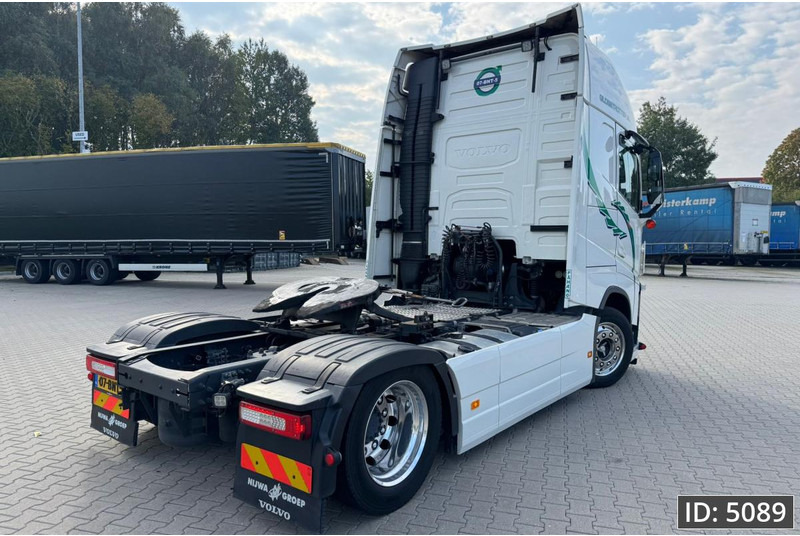 Volvo FH 460 Globetrotter XL, Euro 6, / Like new! / Special interior / Standklima / 2 Tanks - Cabeza tractora: foto 3 Volvo FH 460 Globetrotter XL, Euro 6, / Like new! / Special interior / Standklima / 2 Tanks - Cabeza tractora: foto 3