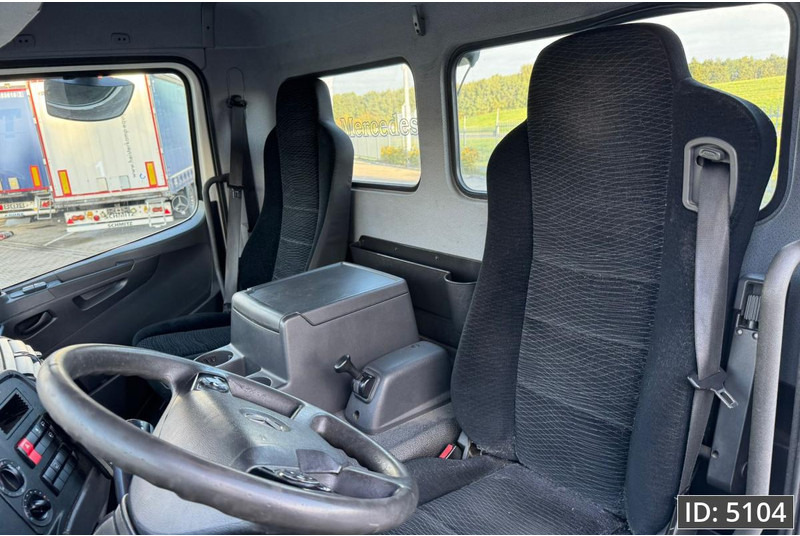 Camión portacontenedore/ Intercambiable Mercedes-Benz Atego 1318 Day Cab, Euro 6, / BDF / DHOLLANDIA 2000KG: foto 8 Camión portacontenedore/ Intercambiable Mercedes-Benz Atego 1318 Day Cab, Euro 6, / BDF / DHOLLANDIA 2000KG: foto 8