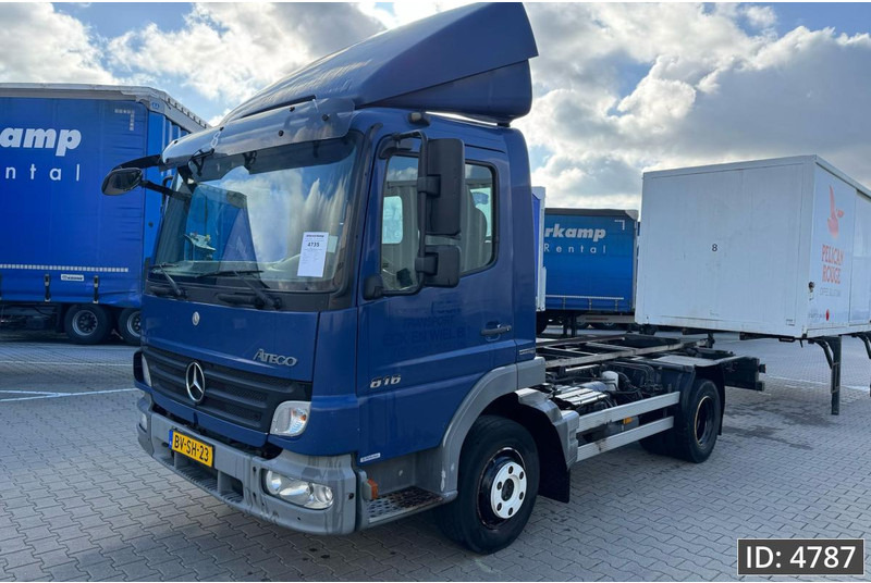 Mercedes-Benz Atego 816 Day Cab, Euro 5, BDF / EPS automatic / standklima / Hydraulic system - Camión portacontenedore/ Intercambiable: foto 1 Mercedes-Benz Atego 816 Day Cab, Euro 5, BDF / EPS automatic / standklima / Hydraulic system - Camión portacontenedore/ Intercambiable: foto 1