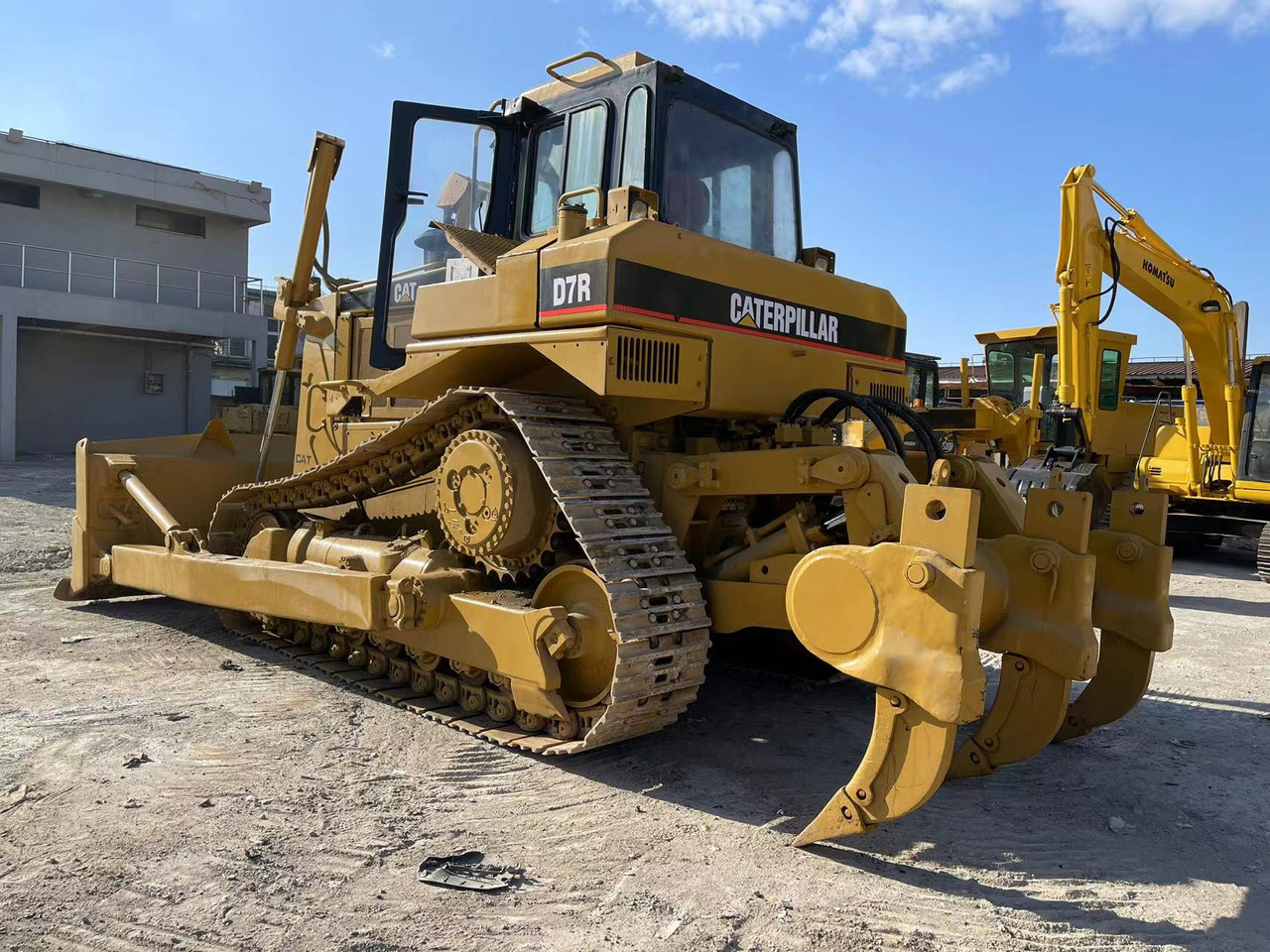 CATERPILLAR D7R - Bulldozer: foto 2 CATERPILLAR D7R - Bulldozer: foto 2
