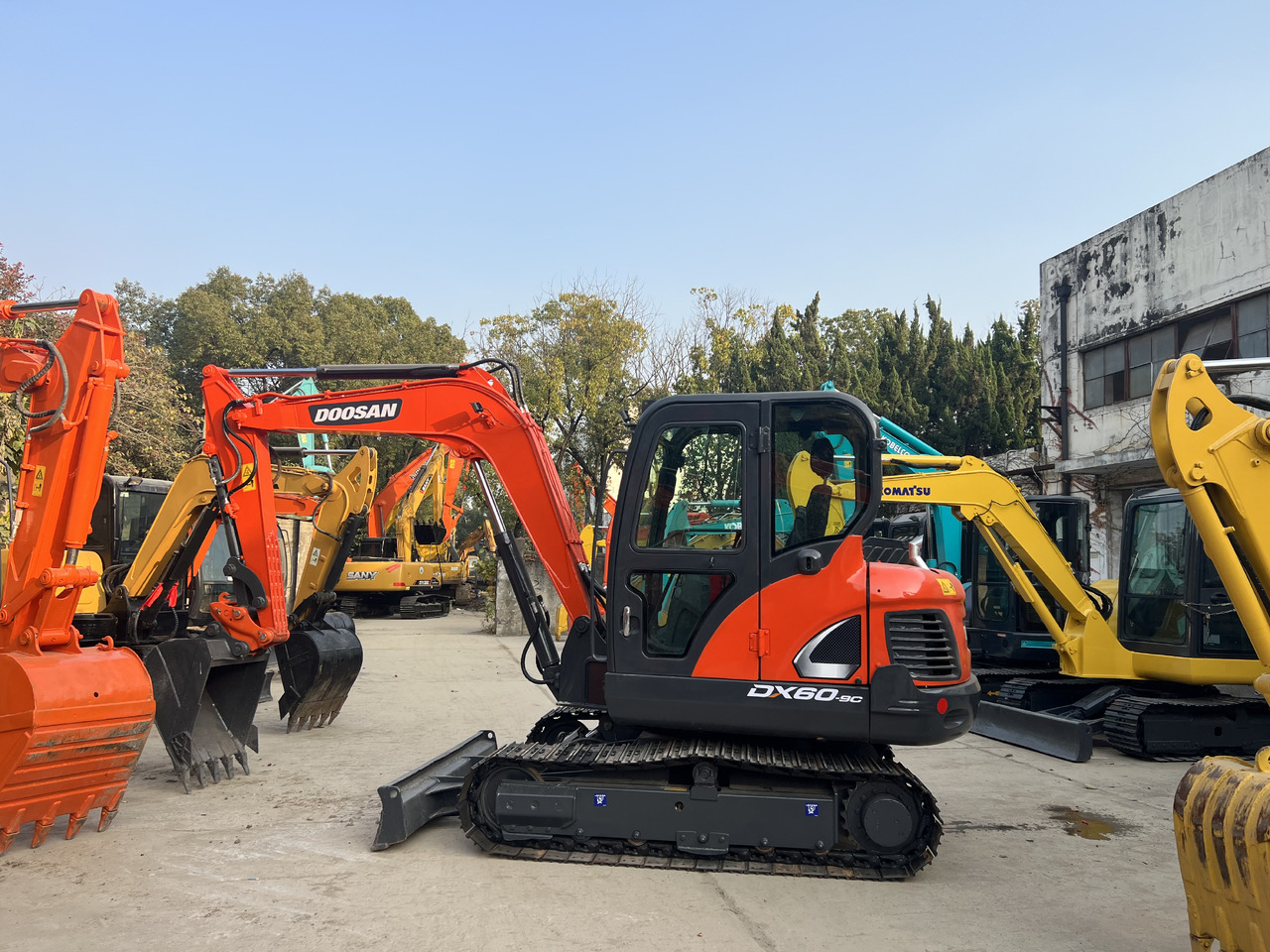 DOOSAN DX 60 Mini excavator - Miniexcavadora: foto 1 DOOSAN DX 60 Mini excavator - Miniexcavadora: foto 1