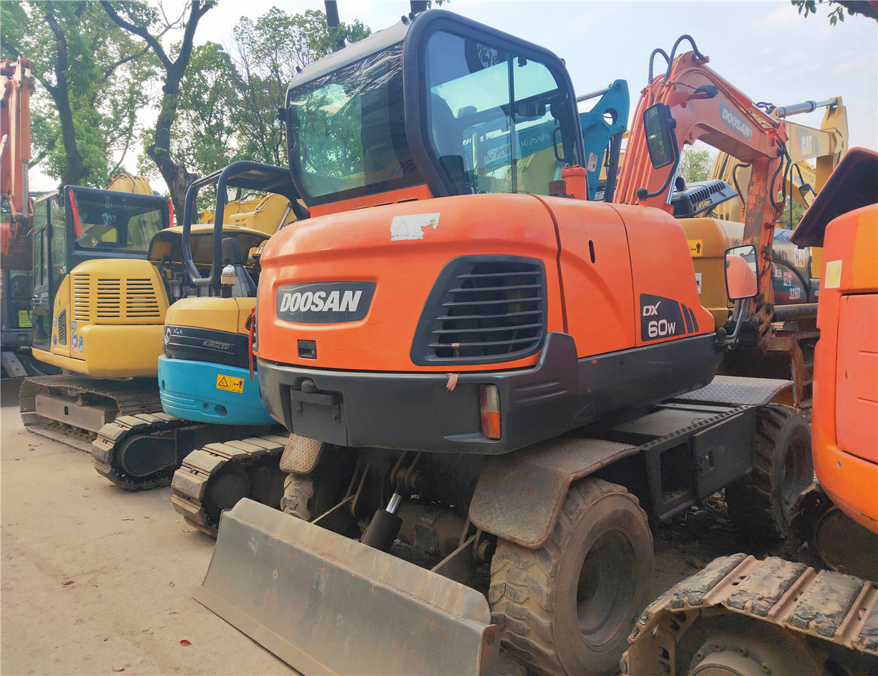 DOOSAN Mini Excavator DX60W Click Here for Discount - Miniexcavadora: foto 1 DOOSAN Mini Excavator DX60W Click Here for Discount - Miniexcavadora: foto 1