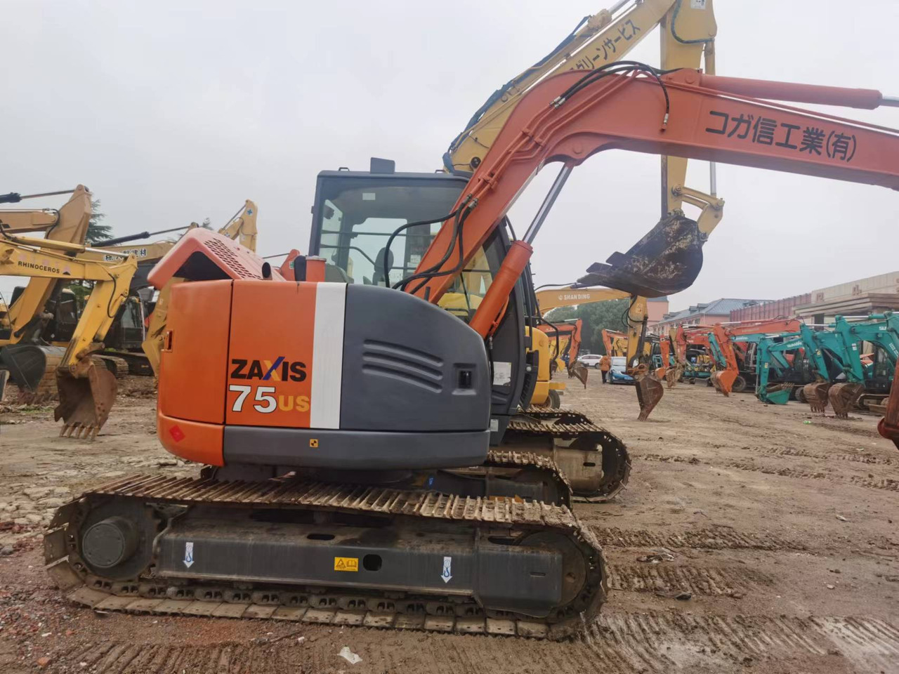 HITACHI ZX75US - Excavadora de cadenas: foto 1 HITACHI ZX75US - Excavadora de cadenas: foto 1