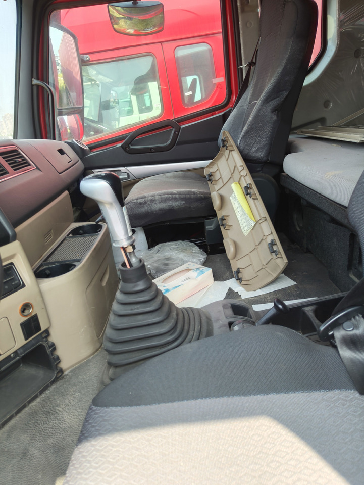 HOWO HaoHan N6 Box Truck 6*2 Click Here for Discount - Camión caja cerrada: foto 5 HOWO HaoHan N6 Box Truck 6*2 Click Here for Discount - Camión caja cerrada: foto 5