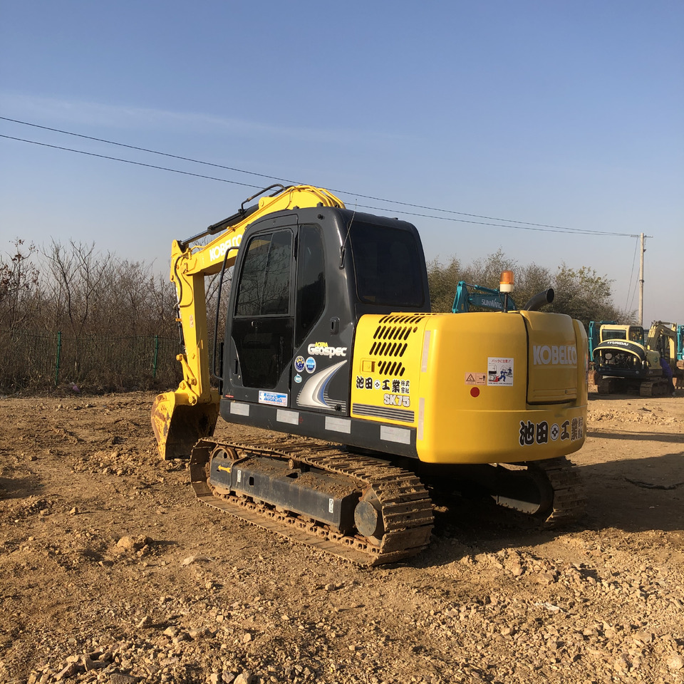 KOBELCO SK75 - Excavadora de cadenas: foto 5 KOBELCO SK75 - Excavadora de cadenas: foto 5