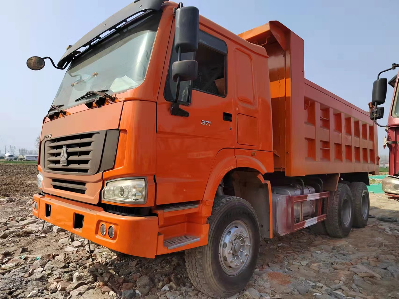 SINOTRUK HOWO 371 6X4 CLICK HERE FOR DISCOUNT - Camión volquete: foto 2 SINOTRUK HOWO 371 6X4 CLICK HERE FOR DISCOUNT - Camión volquete: foto 2