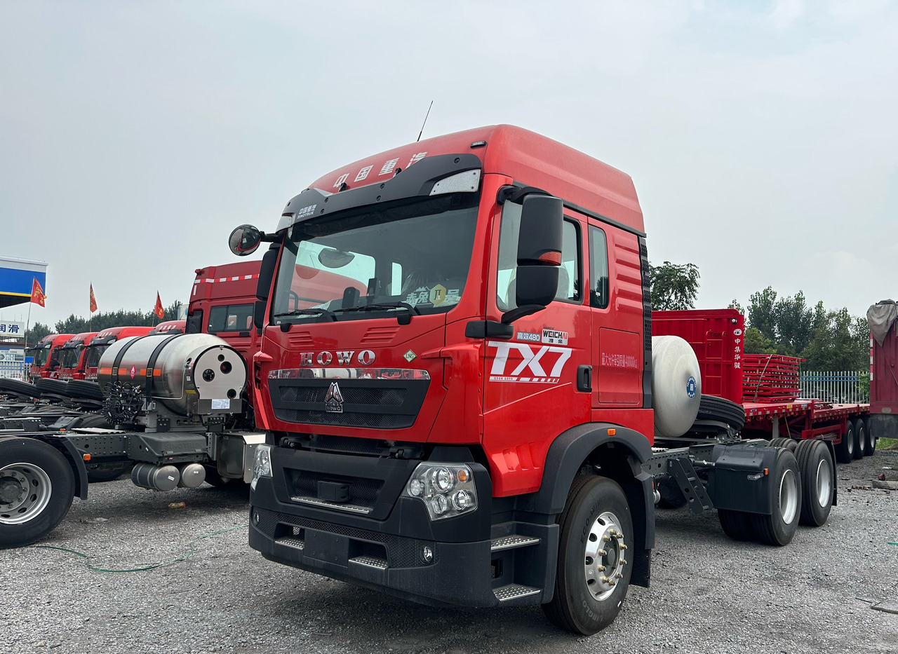 SINOTRUK HOWO TX480HP Tractor Unit Click for Discount - Camión volquete: foto 2 SINOTRUK HOWO TX480HP Tractor Unit Click for Discount - Camión volquete: foto 2