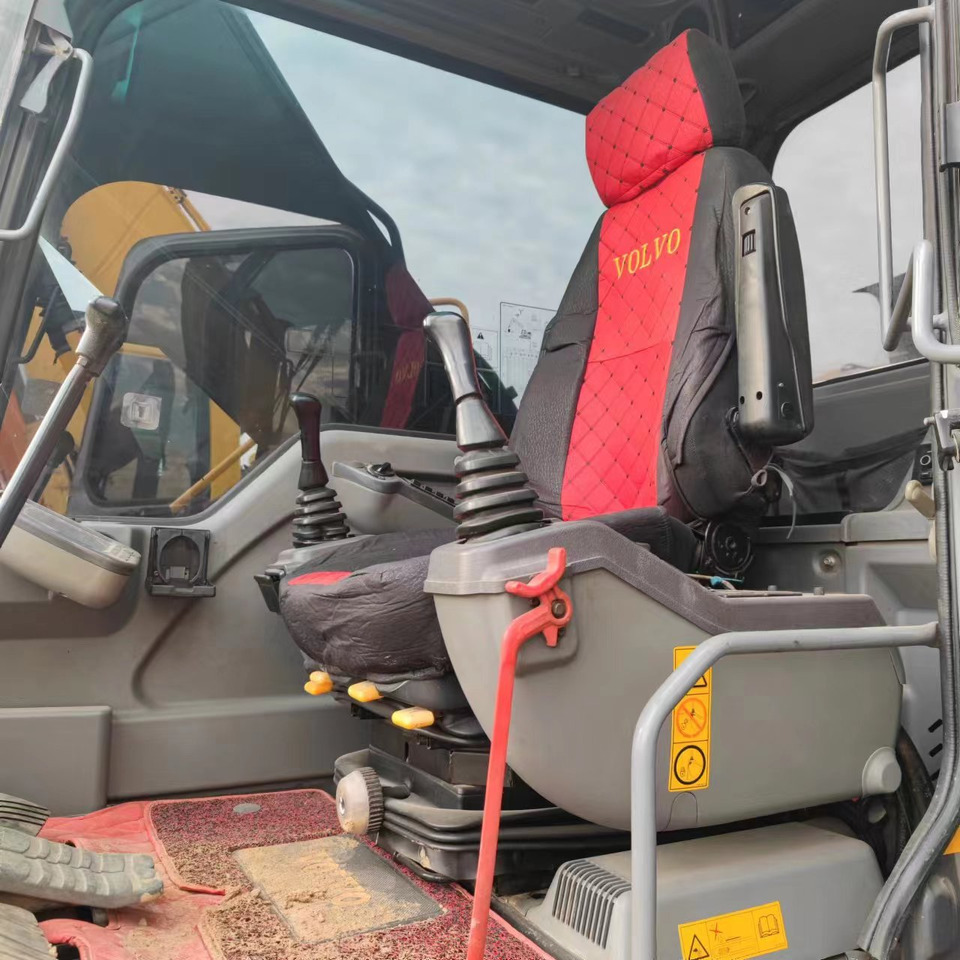 VOLVO Excavator EC240 Click for Discount - Excavadora: foto 4 VOLVO Excavator EC240 Click for Discount - Excavadora: foto 4