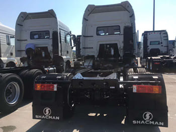 SHACMAN Shacman Tractor Cargo Truck for Sale in Namibia - Cabeza tractora: foto 2 SHACMAN Shacman Tractor Cargo Truck for Sale in Namibia - Cabeza tractora: foto 2