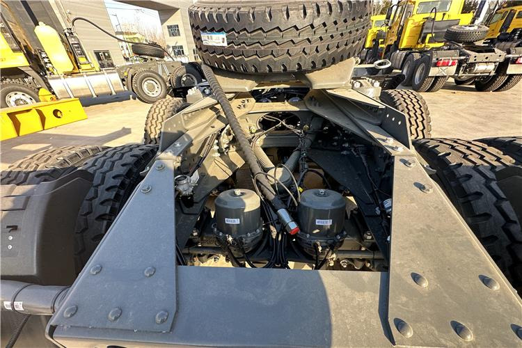 SINOTRUK Howo New Model 371 HP Truck Head for Sale In Zambia - Cabeza tractora: foto 5 SINOTRUK Howo New Model 371 HP Truck Head for Sale In Zambia - Cabeza tractora: foto 5