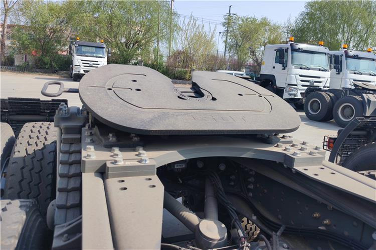SINOTRUK Howo New Model 430HP Truck Tractor Price In Mauritania - Cabeza tractora: foto 5 SINOTRUK Howo New Model 430HP Truck Tractor Price In Mauritania - Cabeza tractora: foto 5