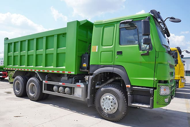 SINOTRUK Sinotruk Howo 6x4 Tipper Truck Price in Burkina Faso - Camión volquete: foto 2 SINOTRUK Sinotruk Howo 6x4 Tipper Truck Price in Burkina Faso - Camión volquete: foto 2