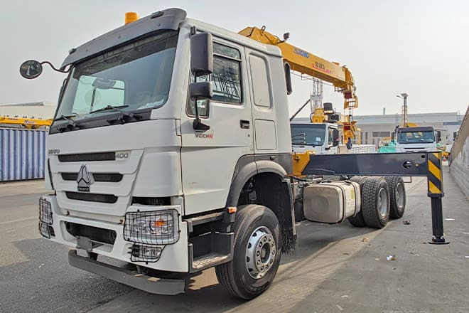XCMG Lorry Mounted Crane for Sale in Brazil - Camión grúa: foto 1 XCMG Lorry Mounted Crane for Sale in Brazil - Camión grúa: foto 1