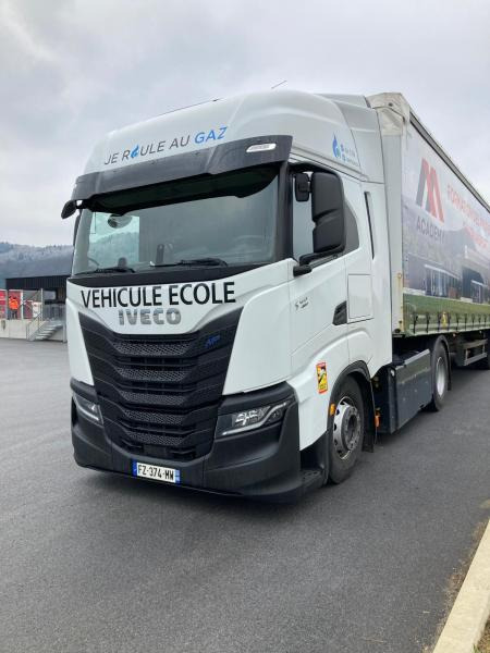 Iveco S-WAY 460 - Cabeza tractora: foto 1 Iveco S-WAY 460 - Cabeza tractora: foto 1