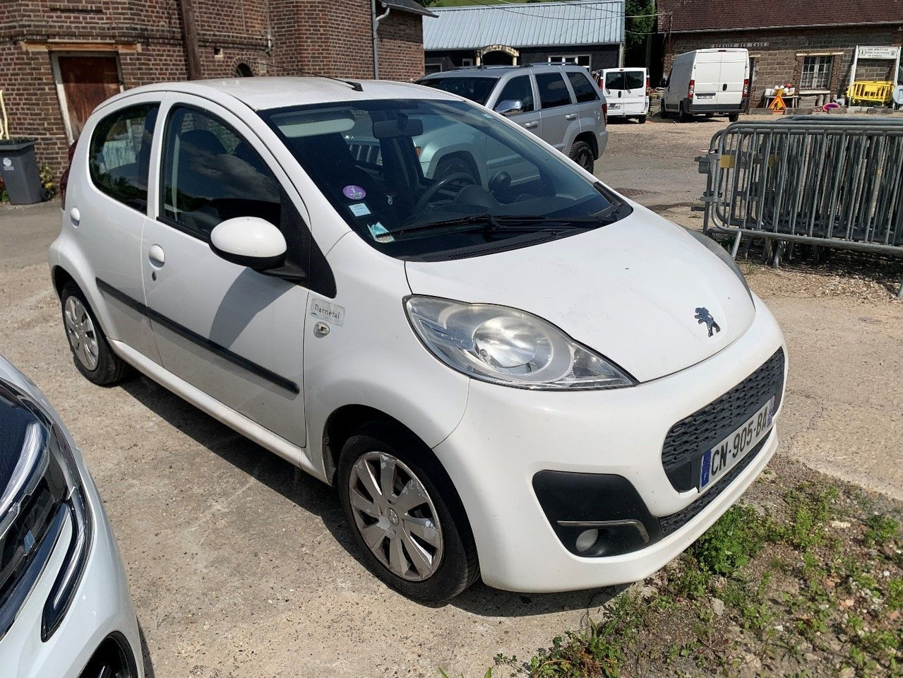 PEUGEOT 107 - Essence - Boîte manuelle - (3 1.0 12 V BLUE LI - Otros maquinaria: foto 1 PEUGEOT 107 - Essence - Boîte manuelle - (3 1.0 12 V BLUE LI - Otros maquinaria: foto 1