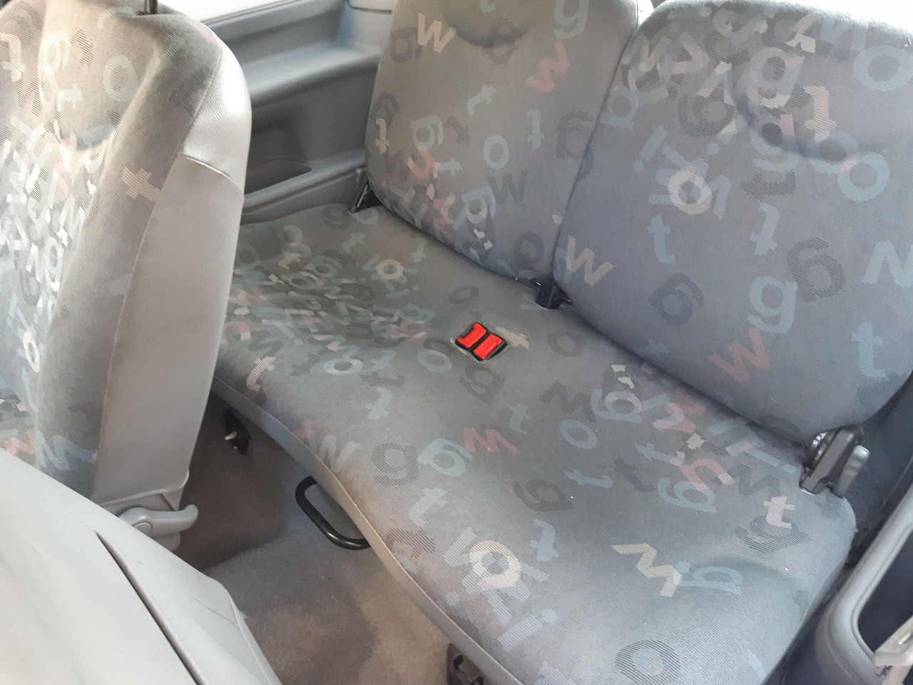 RENAULT TWINGO - Berline essence - 3 portes - 4places - Vitr - Coche: foto 5 RENAULT TWINGO - Berline essence - 3 portes - 4places - Vitr - Coche: foto 5