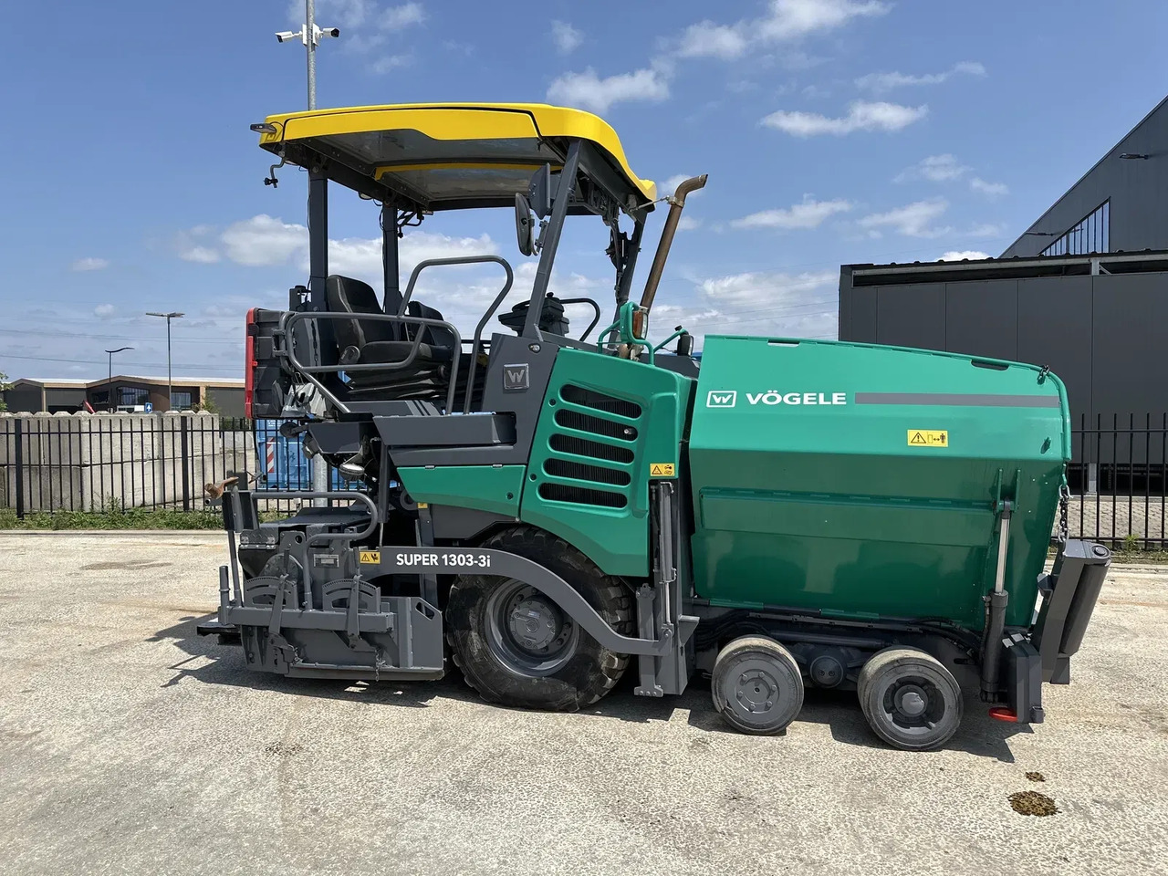 Vögele Super 1303-3i - Pavimentadora de asfalto: foto 1 Vögele Super 1303-3i - Pavimentadora de asfalto: foto 1