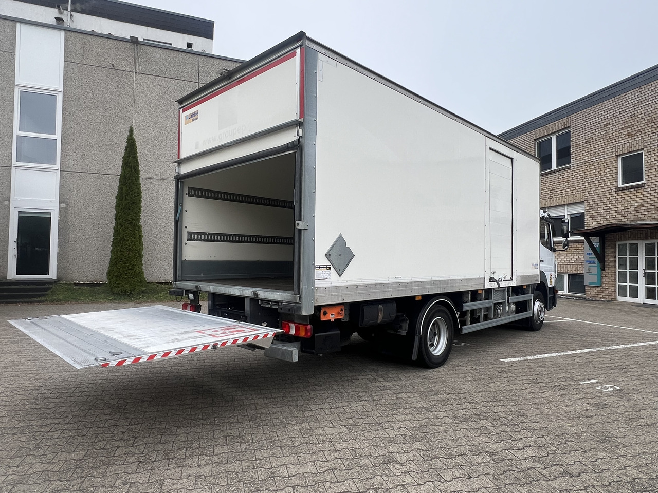 Leasing de MERCEDES-BENZ Atego 1218 L Classic-Vermietung möglich-ADR-LBW MERCEDES-BENZ Atego 1218 L Classic-Vermietung möglich-ADR-LBW: foto 17 Leasing de MERCEDES-BENZ Atego 1218 L Classic-Vermietung möglich-ADR-LBW MERCEDES-BENZ Atego 1218 L Classic-Vermietung möglich-ADR-LBW: foto 17