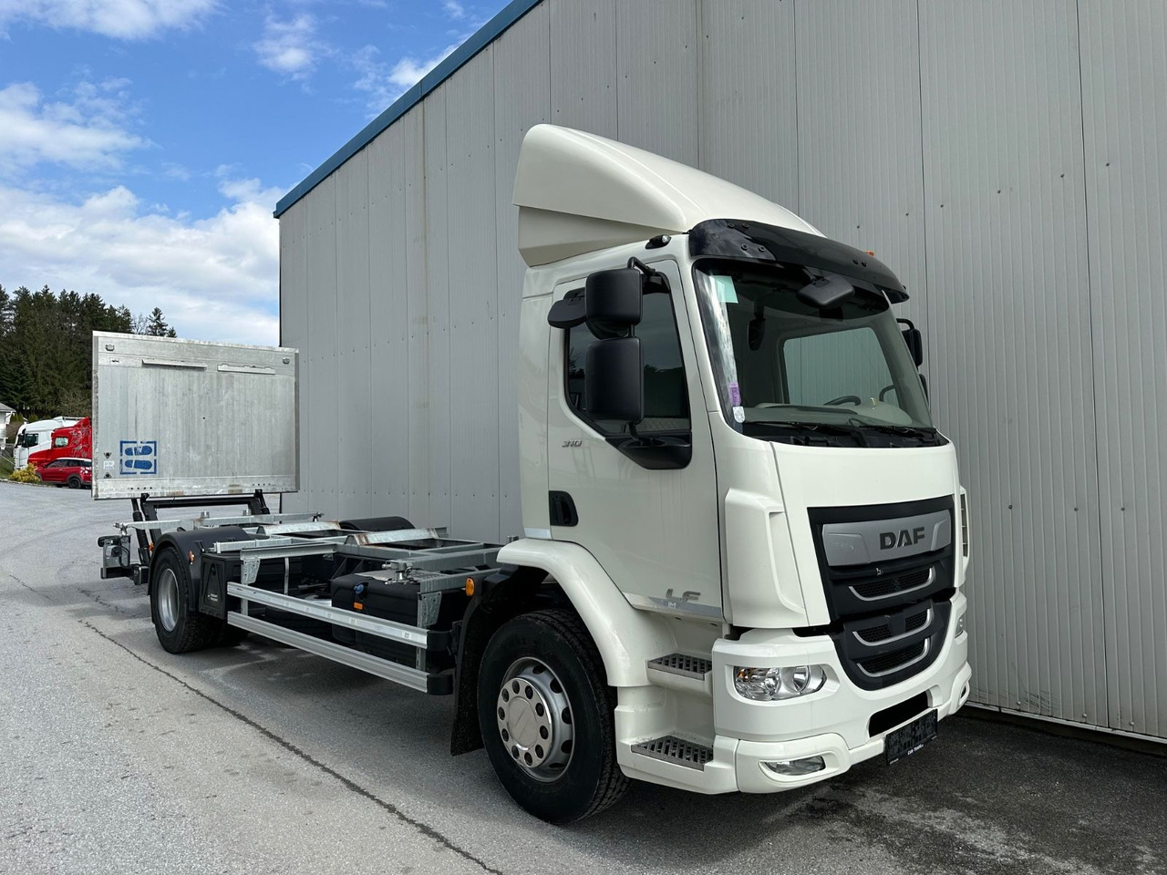 DAF LF 310 8G LBW Bär2T 3J-Garatnie DAF LF 310 8G LBW Bär2T 3J-Garatnie - Camión portacontenedore/ Intercambiable: foto 2 DAF LF 310 8G LBW Bär2T 3J-Garatnie DAF LF 310 8G LBW Bär2T 3J-Garatnie - Camión portacontenedore/ Intercambiable: foto 2