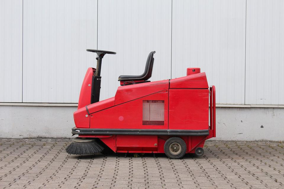 RCM R703 E/1 elektro Aufsitz- Kehrsaugmaschine Kehrmaschine - Barredora industrial: foto 5 RCM R703 E/1 elektro Aufsitz- Kehrsaugmaschine Kehrmaschine - Barredora industrial: foto 5