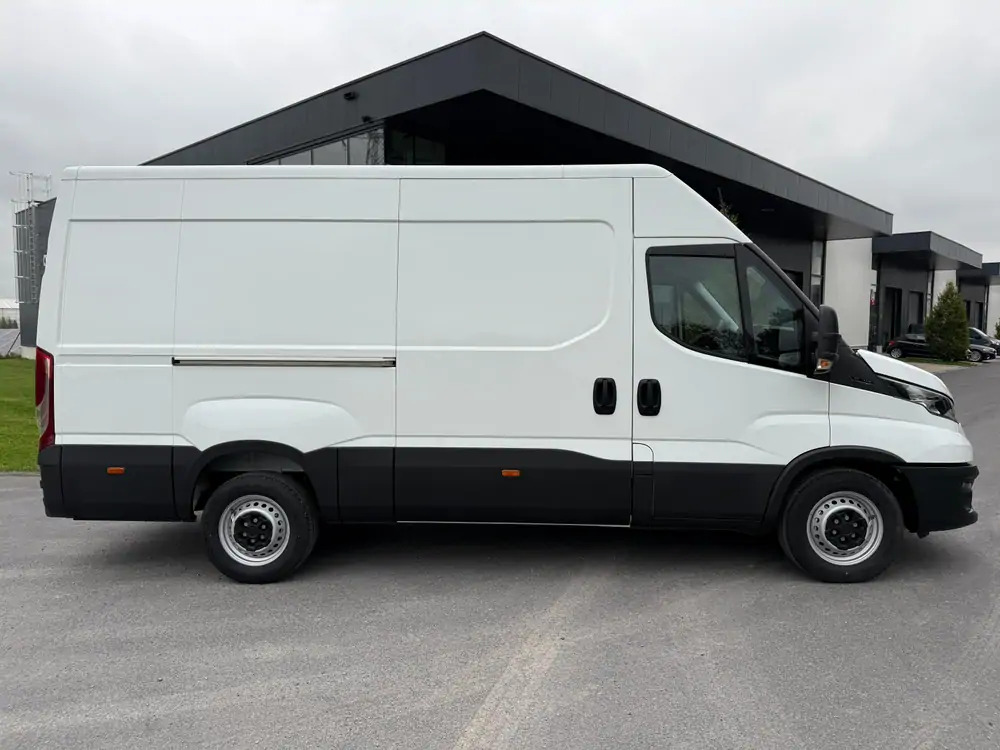 Iveco Daily 35-140 *L2H2*DISPO DE STOCK*Airco*Cruise control - Furgón: foto 3 Iveco Daily 35-140 *L2H2*DISPO DE STOCK*Airco*Cruise control - Furgón: foto 3