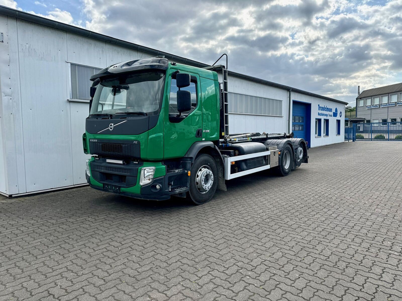 Volvo FE 330 6x2 Hooklift Joab 20 to 5400 mm Lenkachse - Camión multibasculante: foto 1 Volvo FE 330 6x2 Hooklift Joab 20 to 5400 mm Lenkachse - Camión multibasculante: foto 1