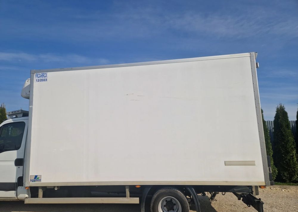 Chłodnia Mroźnia kontener 4.5m , 2 komory, dodatkowe zasilanie, boczne drzwi - Carrocería-frigorifico: foto 2 Chłodnia Mroźnia kontener 4.5m , 2 komory, dodatkowe zasilanie, boczne drzwi - Carrocería-frigorifico: foto 2